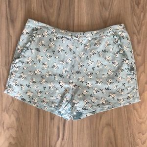 “Miami” Women’s size small floral shorts w pockets